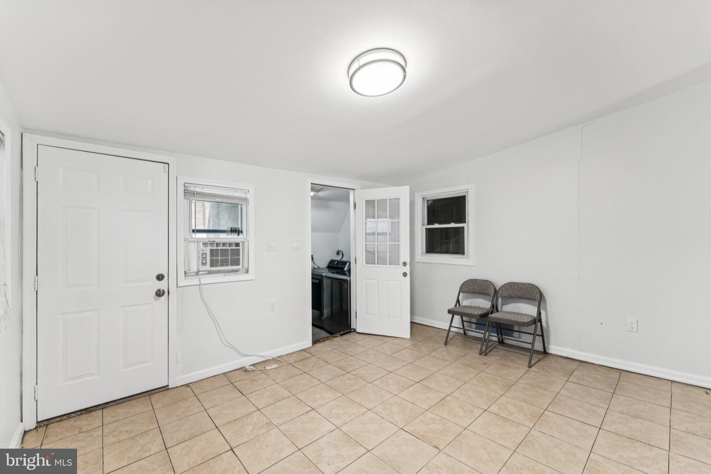 621 Kenyon St Nw Property Photo 11