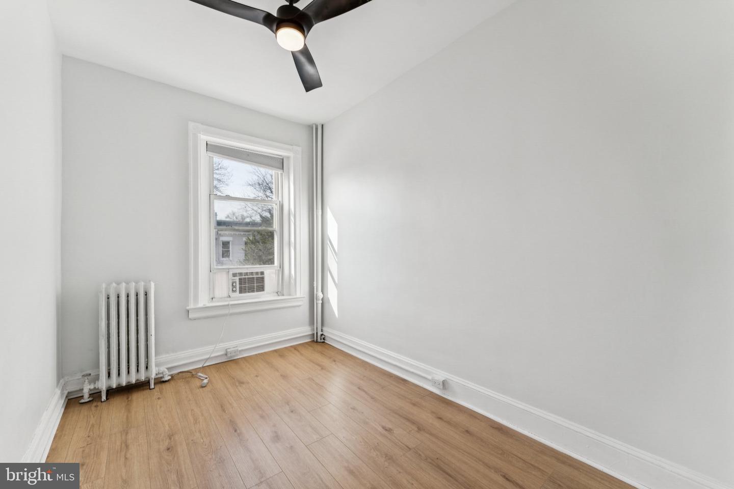 621 Kenyon St Nw Property Photo 16