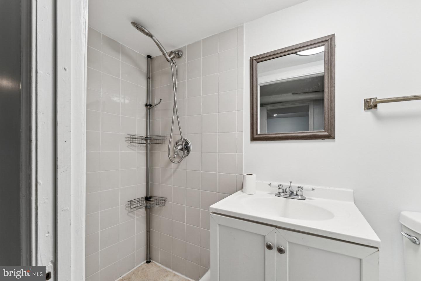 621 Kenyon St Nw Property Photo 23