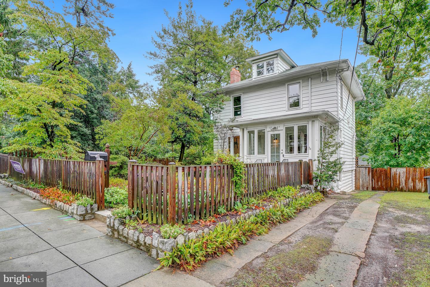 6707 6th St Nw Property Photo 1