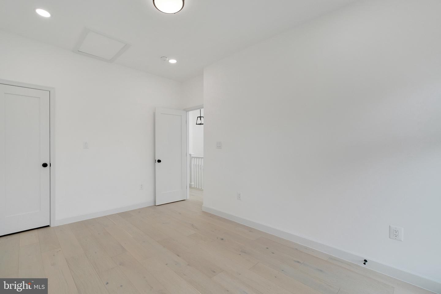 913 L St Ne Property Photo 28