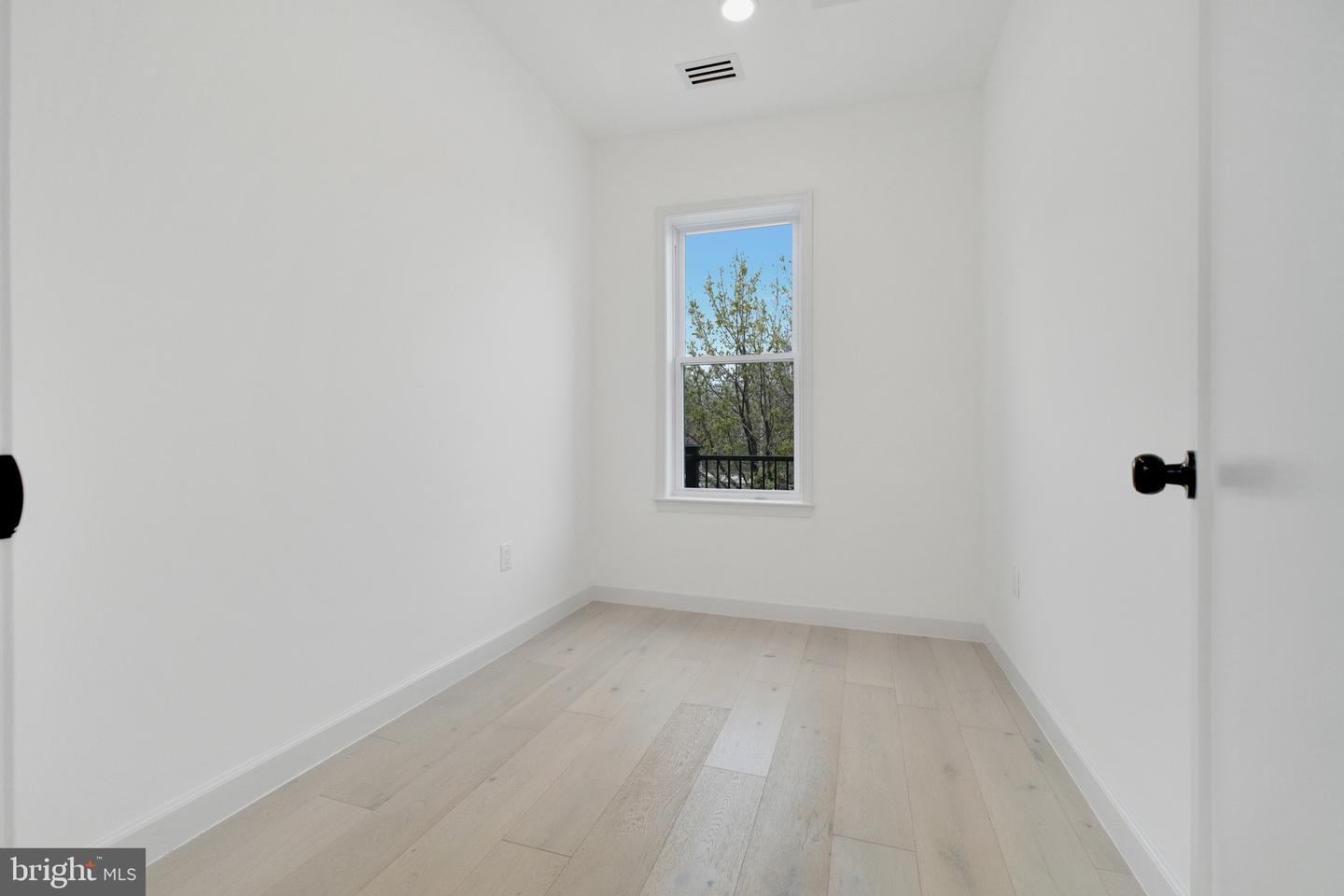 913 L St Ne Property Photo 29