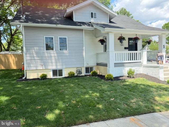 1004 Shepherd St Ne Property Photo 1