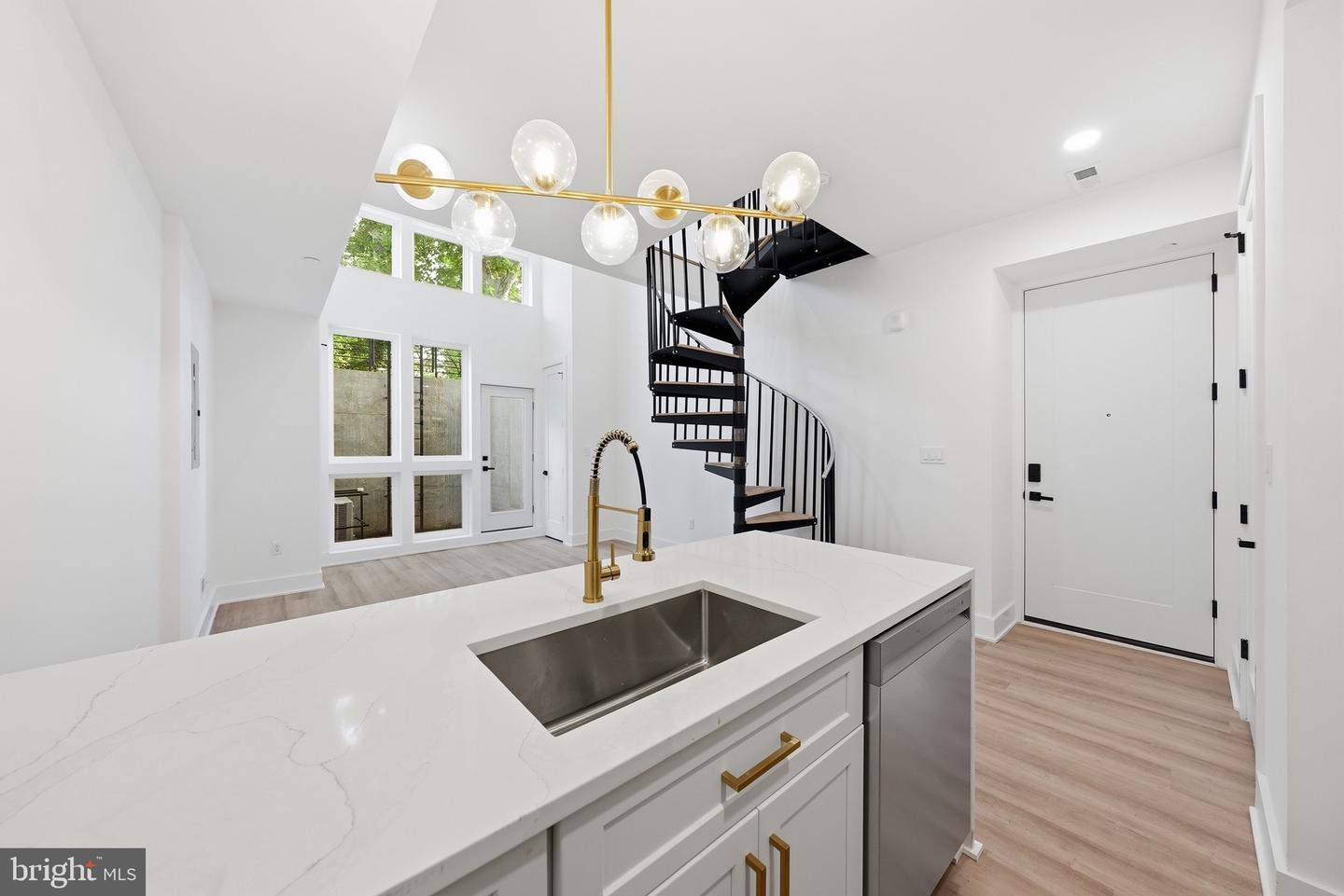 2105 M St Ne #2 Property Photo 10