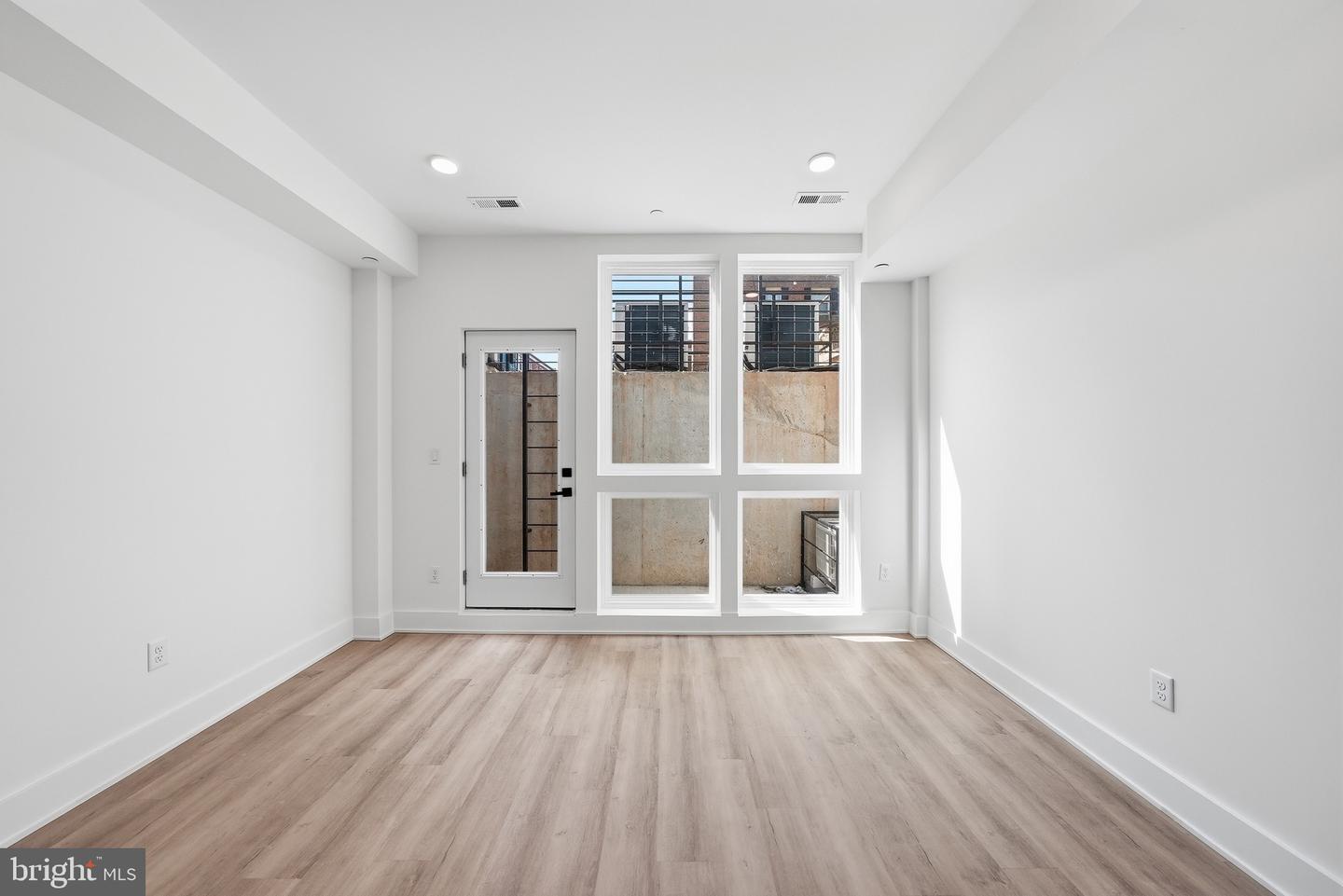 2105 M St Ne #3 Property Photo 6