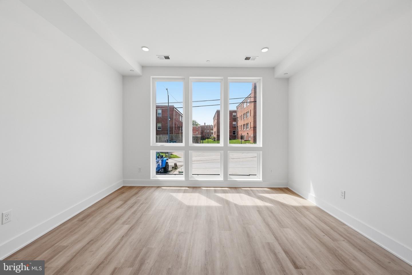 2105 M St Ne #6 Property Photo 5