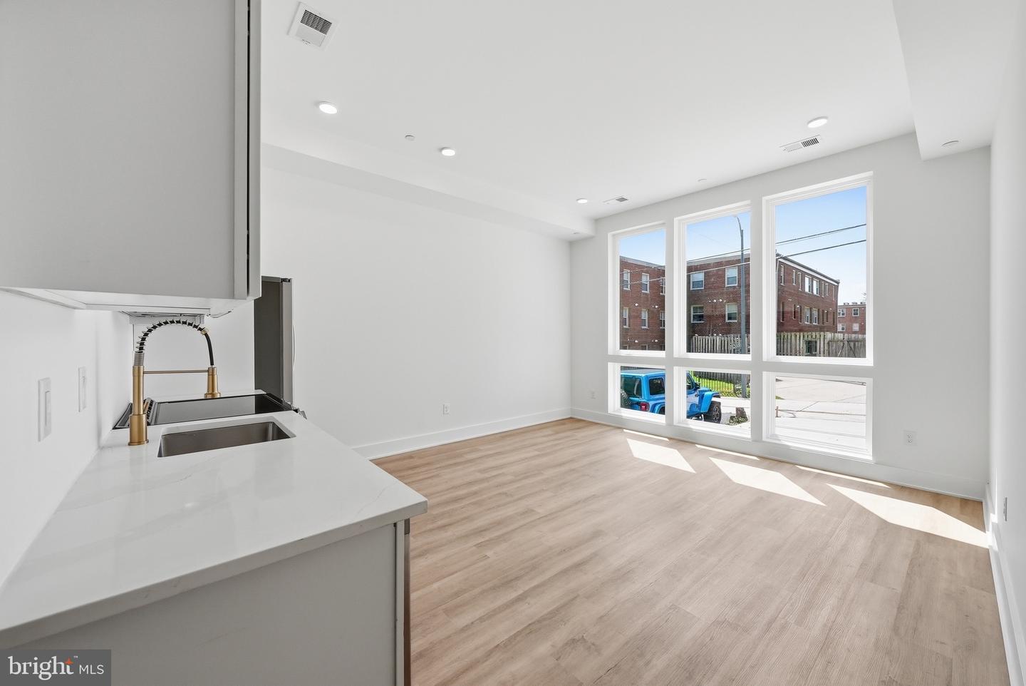 2105 M St Ne #6 Property Photo 7