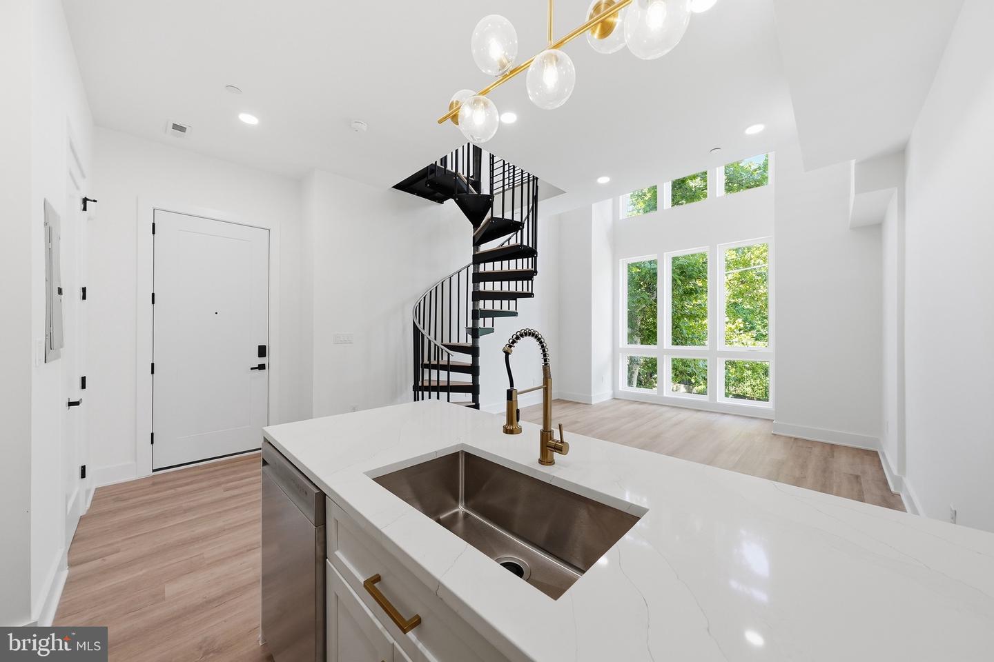 2105 M St Ne #7 Property Photo 13