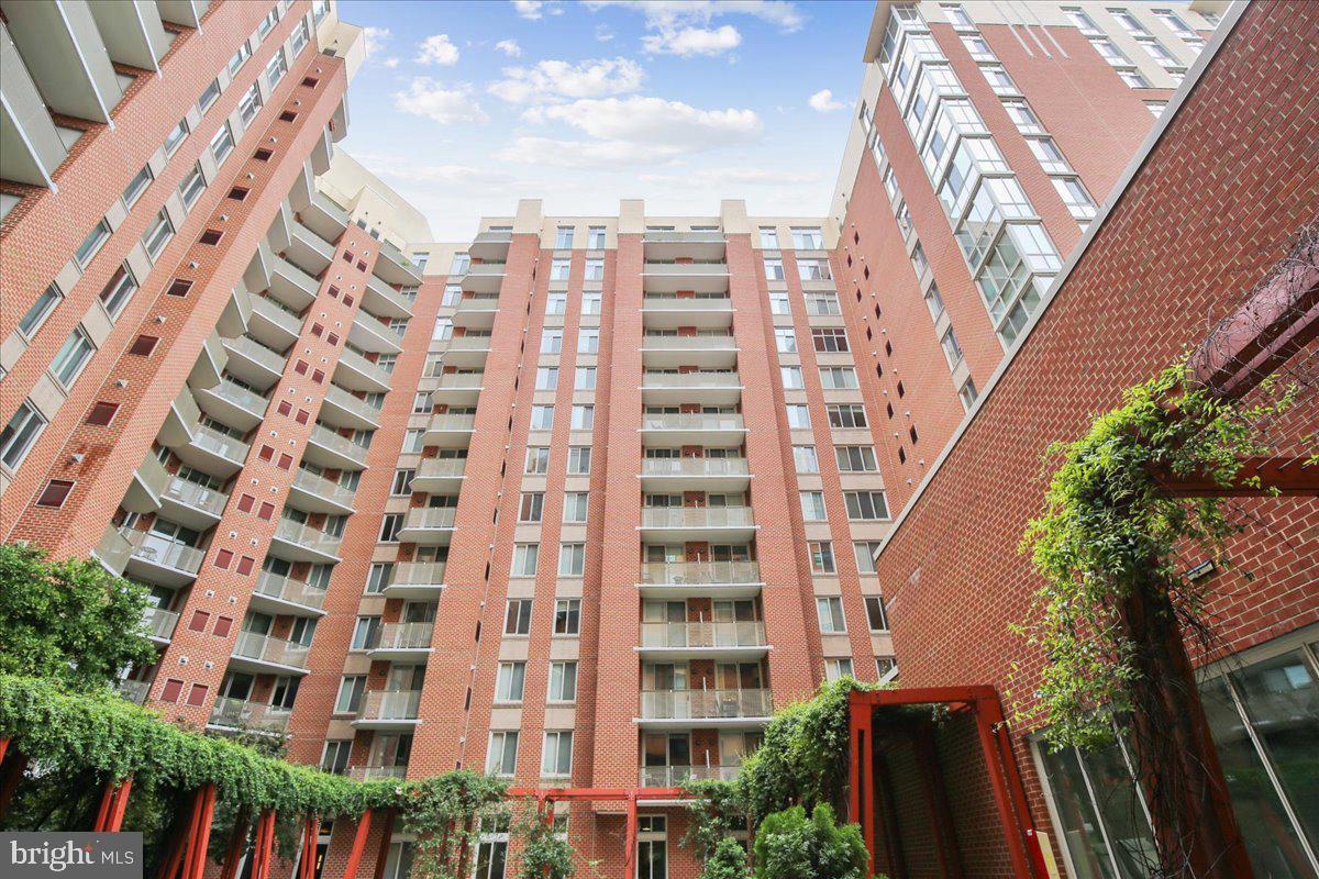 1000 New Jersey Ave Se #1026 Property Photo 2