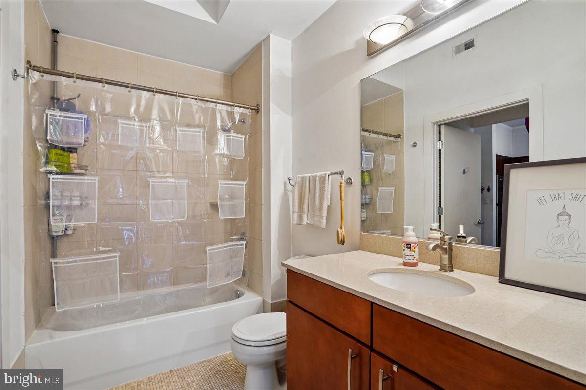1000 New Jersey Ave Se #1026 Property Photo 16