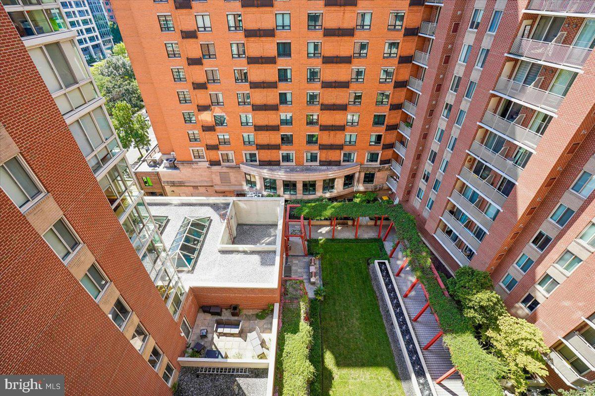 1000 New Jersey Ave Se #1026 Property Photo 30