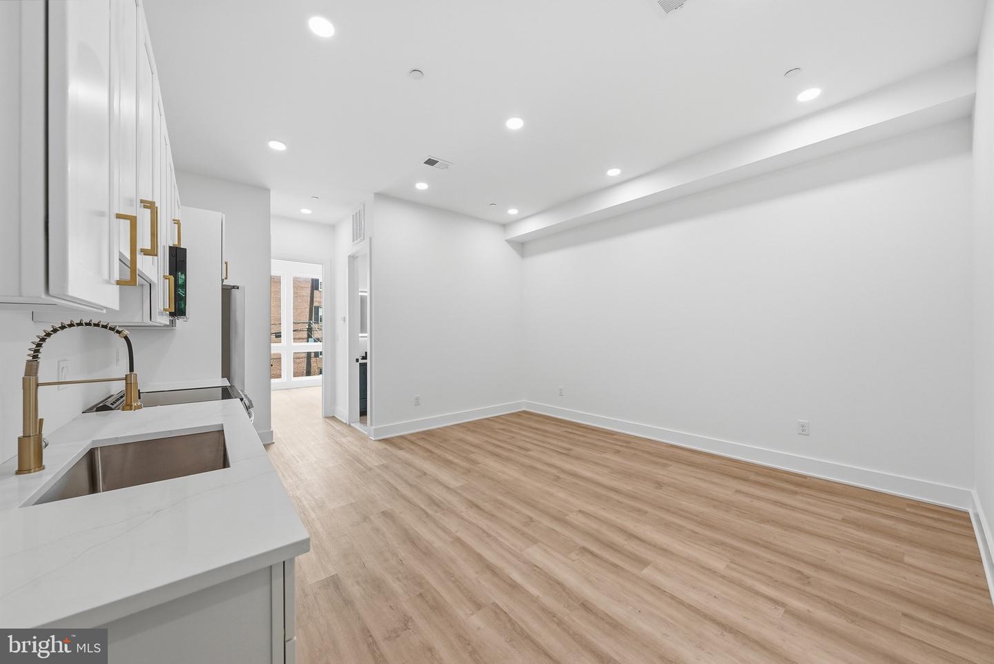 2105 M St Ne #8 Property Photo 12