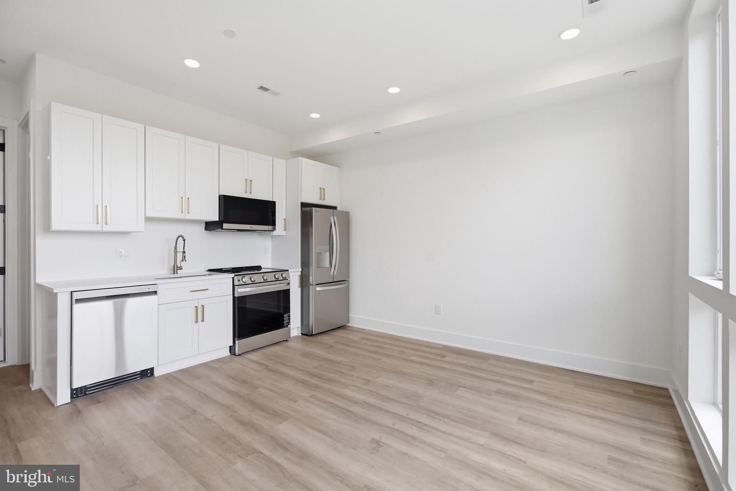 2105 M St Ne #11 Property Photo 9