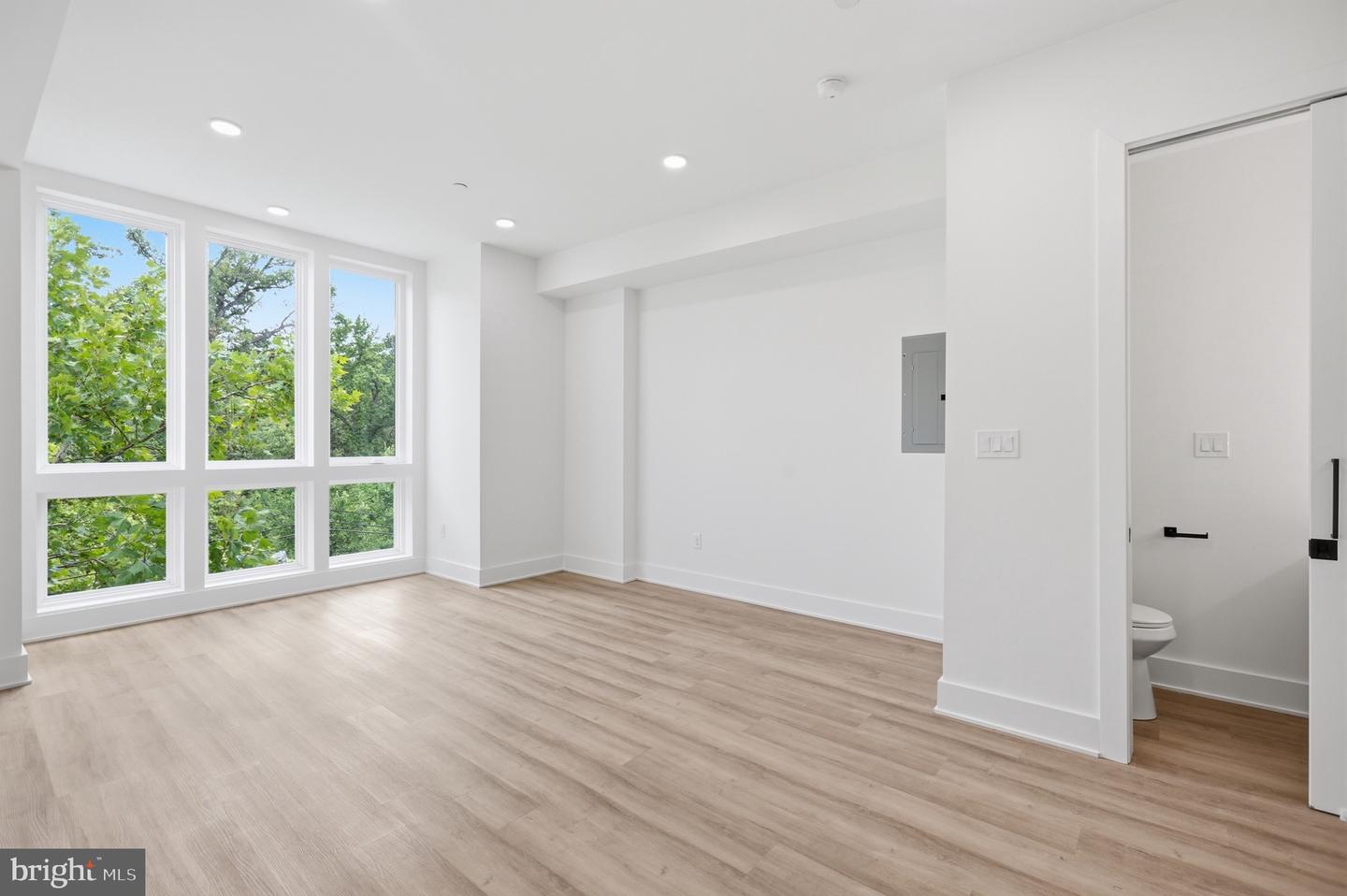 2105 M St Ne #ph1 Property Photo 8