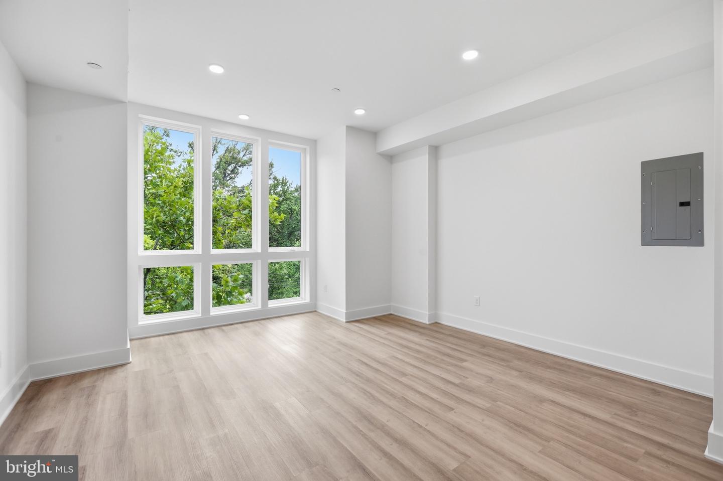 2105 M St Ne #ph1 Property Photo 9