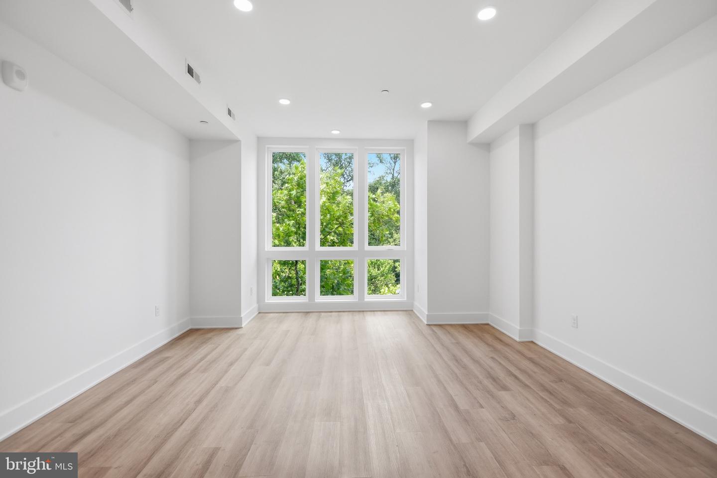 2105 M St Ne #ph1 Property Photo 11