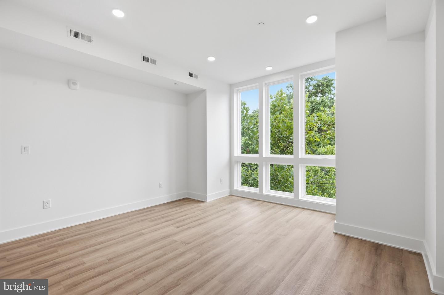 2105 M St Ne #ph1 Property Photo 12