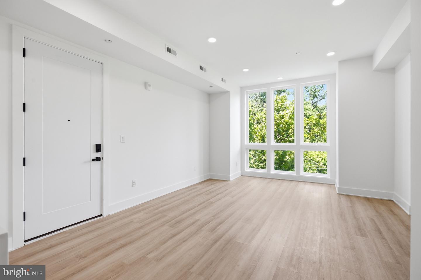 2105 M St Ne #ph1 Property Photo 20