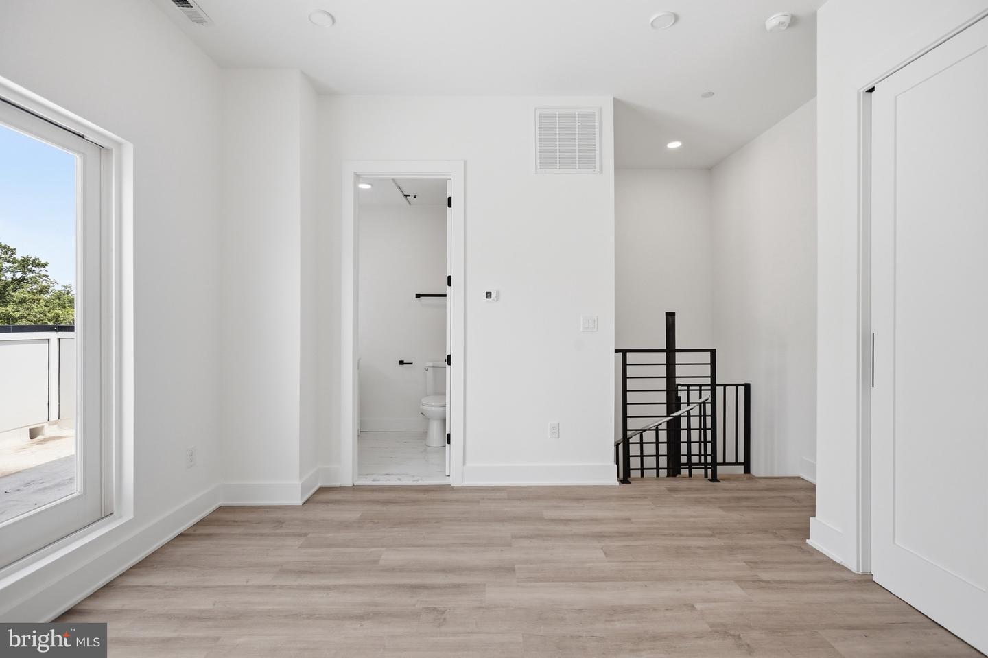 2105 M St Ne #ph1 Property Photo 23