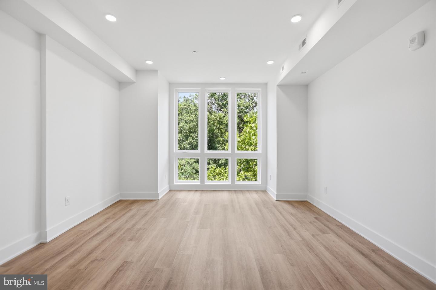 2105 M St Ne #ph2 Property Photo 19