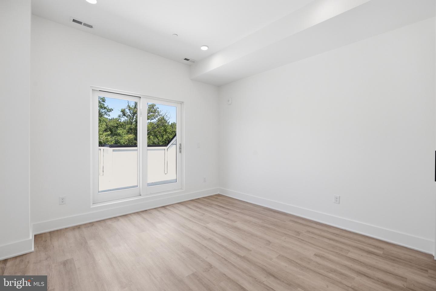 2105 M St Ne #ph2 Property Photo 20