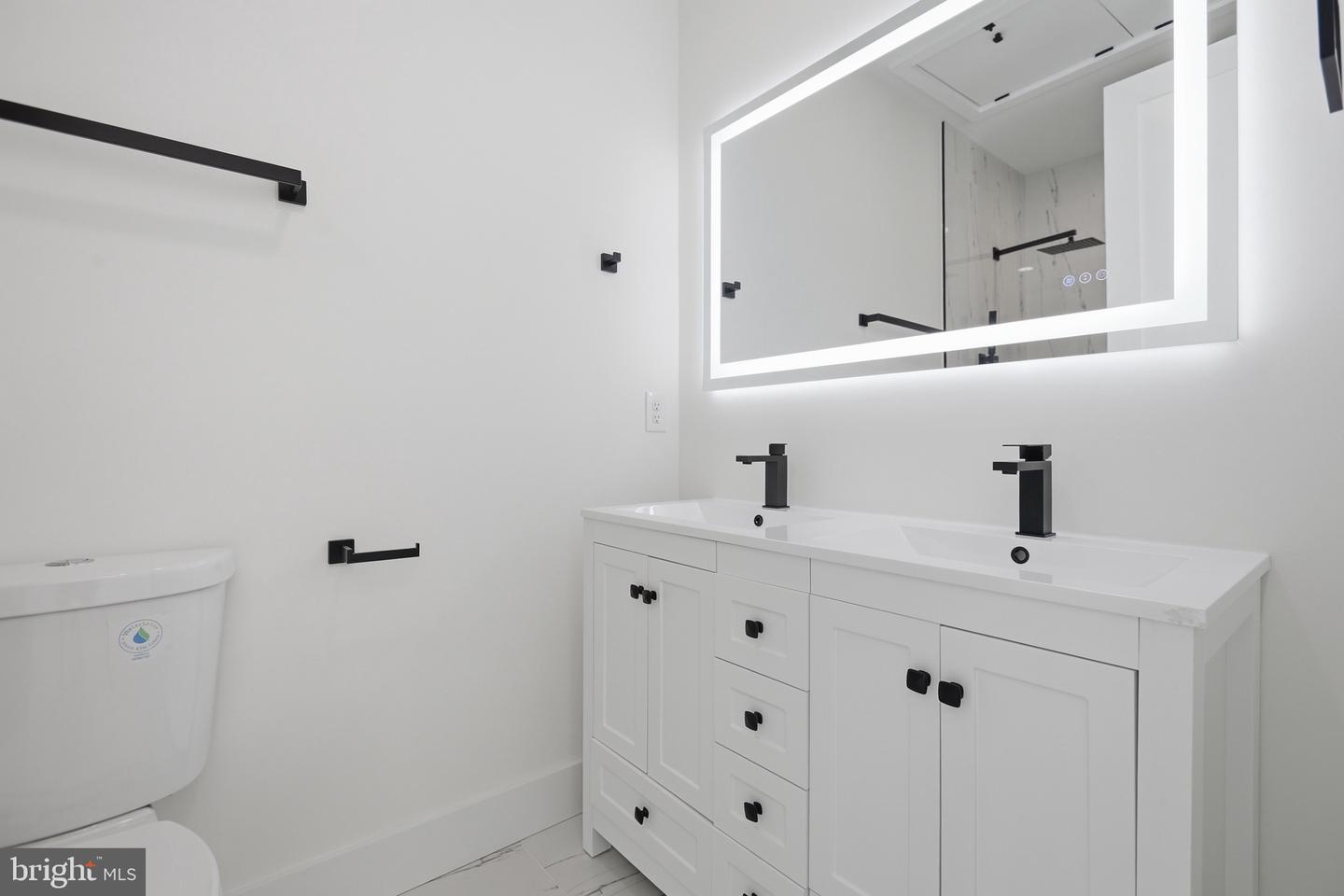 2105 M St Ne #ph2 Property Photo 22