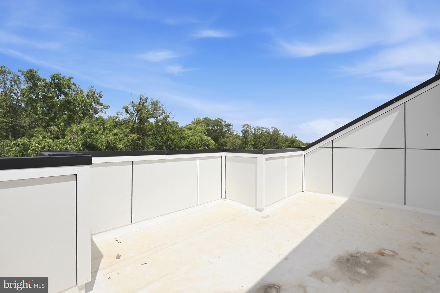 2105 M St Ne #ph2 Property Photo 24
