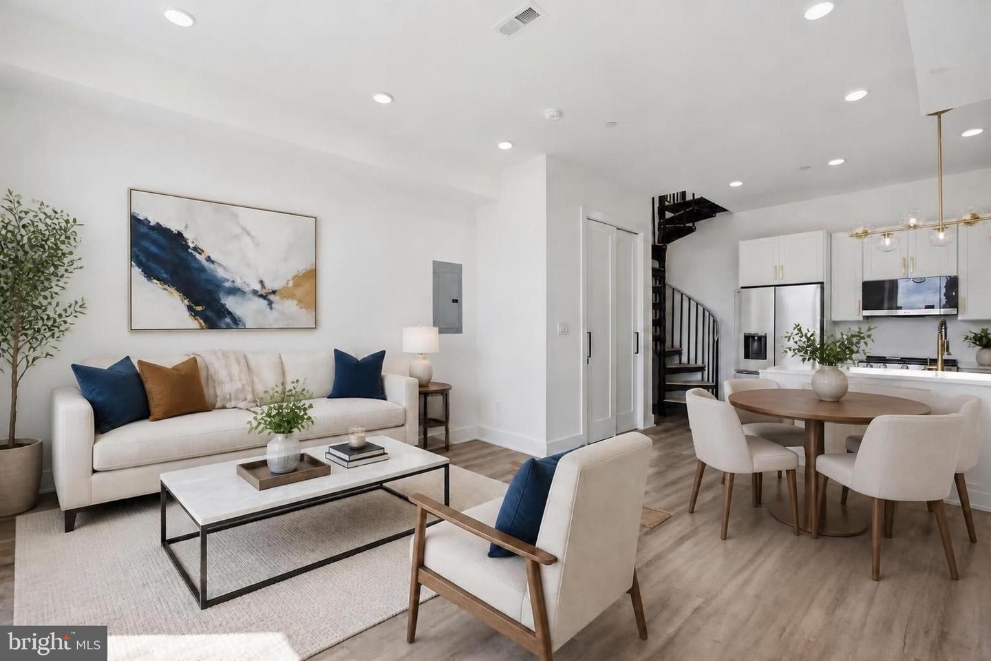 2105 M St Ne #ph3 Property Photo 3