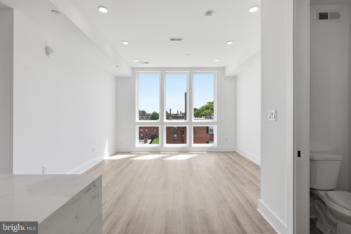2105 M St Ne #ph3 Property Photo 7
