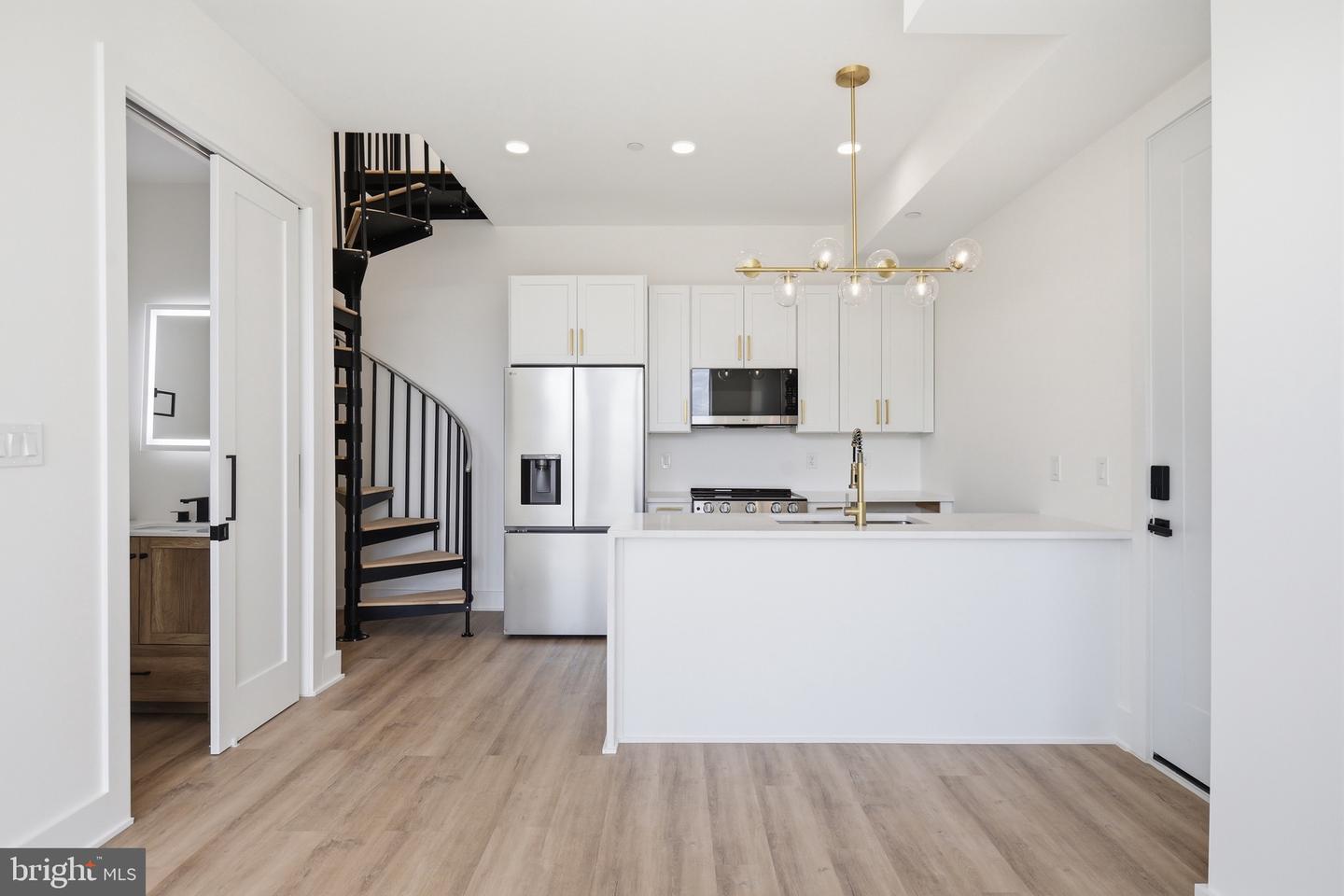2105 M St Ne #ph3 Property Photo 10