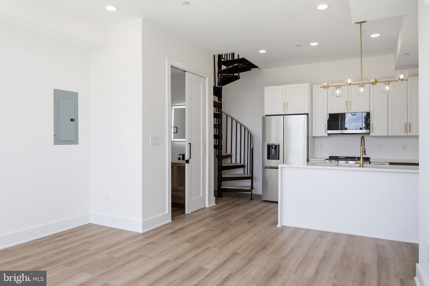 2105 M St Ne #ph3 Property Photo 11