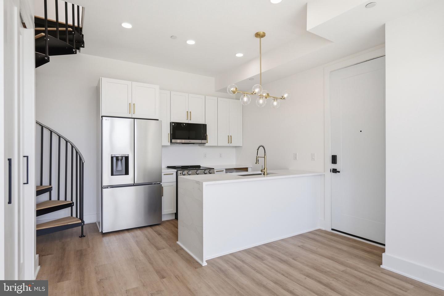 2105 M St Ne #ph3 Property Photo 14
