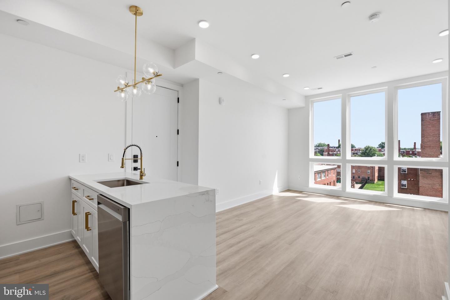 2105 M St Ne #ph3 Property Photo 15