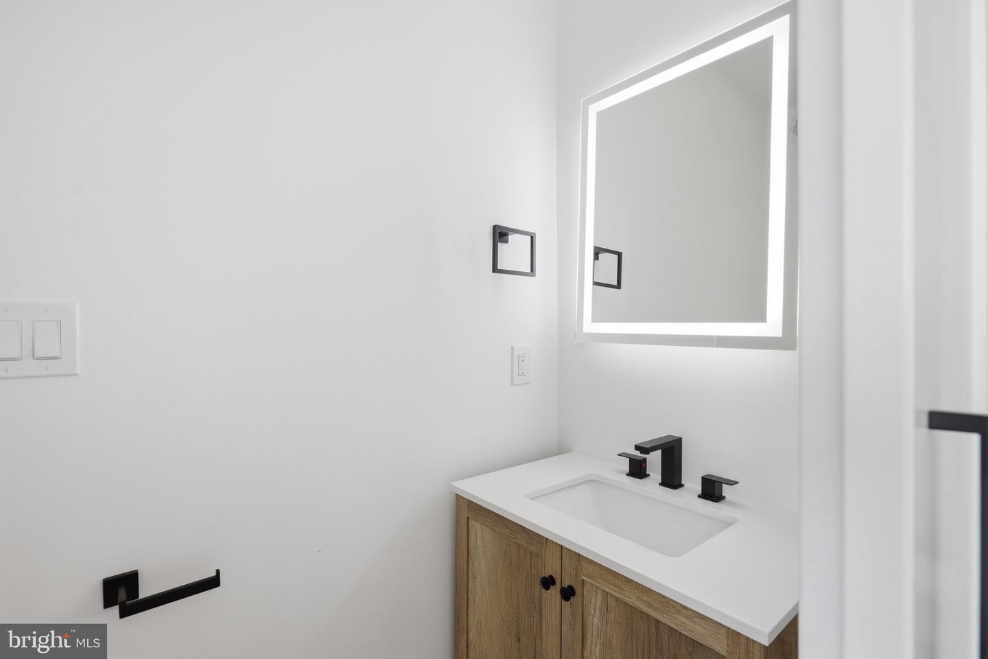 2105 M St Ne #ph3 Property Photo 16