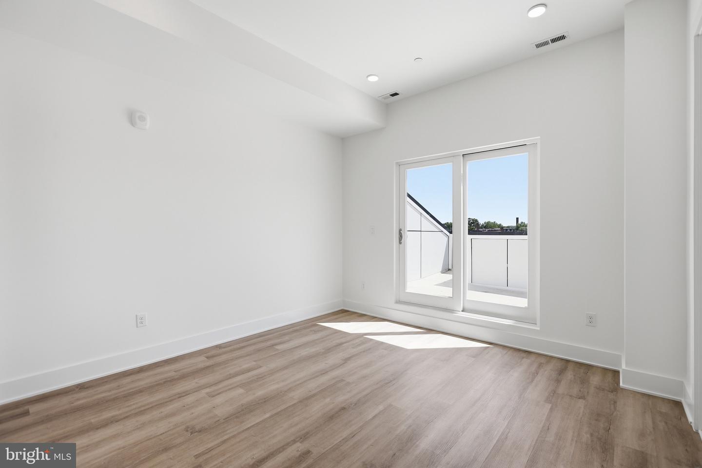 2105 M St Ne #ph3 Property Photo 19