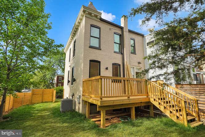 734 Taylor St Nw Property Photo 4