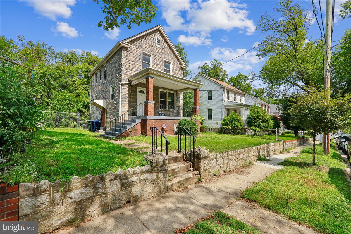 3044 MONROE ST NE Property Photo 1