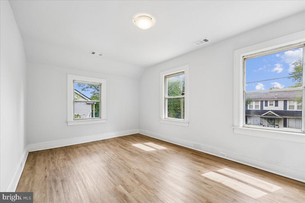 3044 Monroe St Ne Property Photo 22