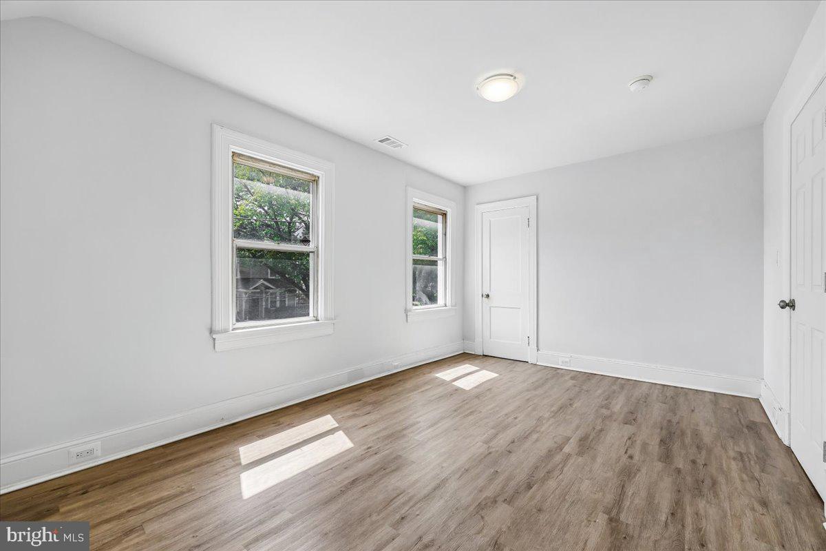 3044 Monroe St Ne Property Photo 23