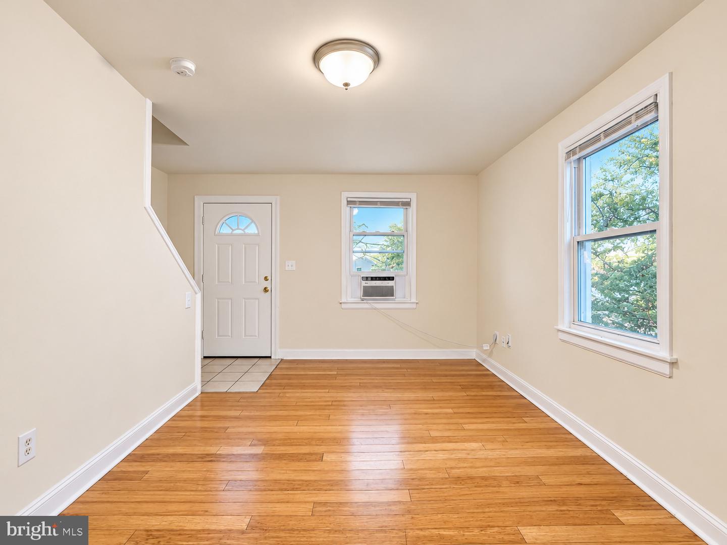 5074 Jay St Ne Property Photo 5