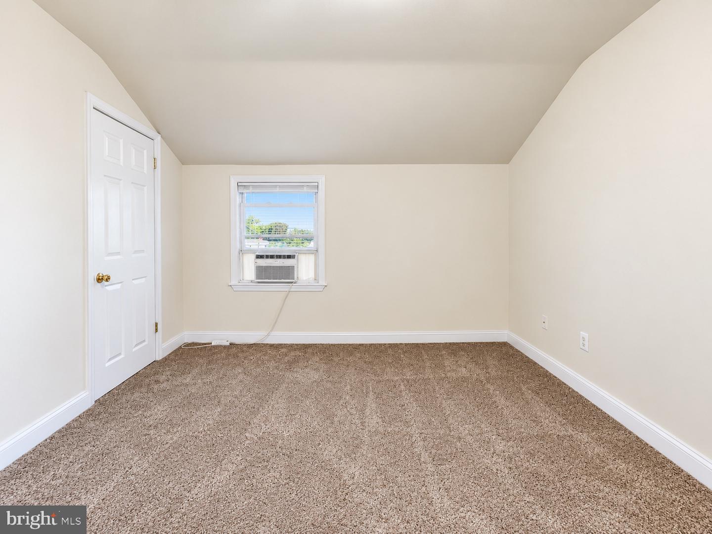 5074 Jay St Ne Property Photo 11