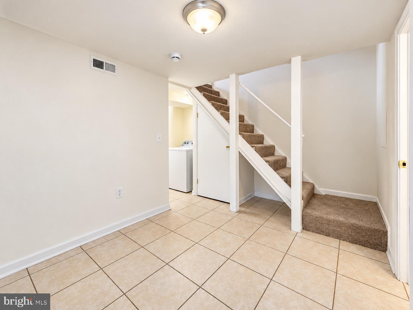 5074 Jay St Ne Property Photo 17