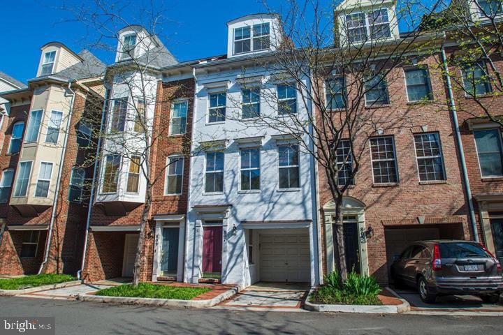 807 Capitol Square Pl Sw Property Photo 1