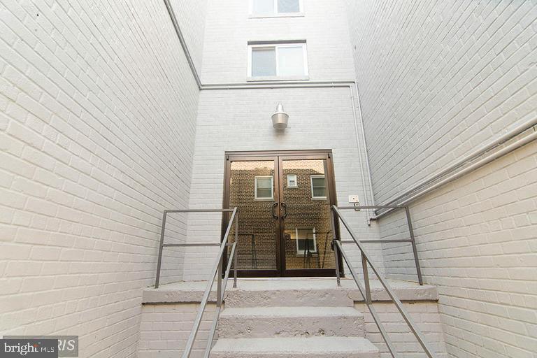 1679 W St Se #301 Property Photo 1