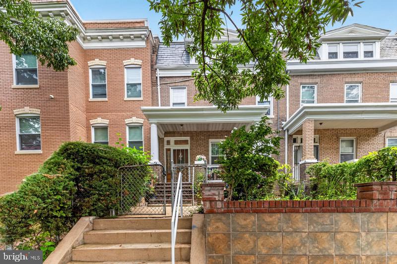 4327 Iowa Ave Nw Property Photo 1