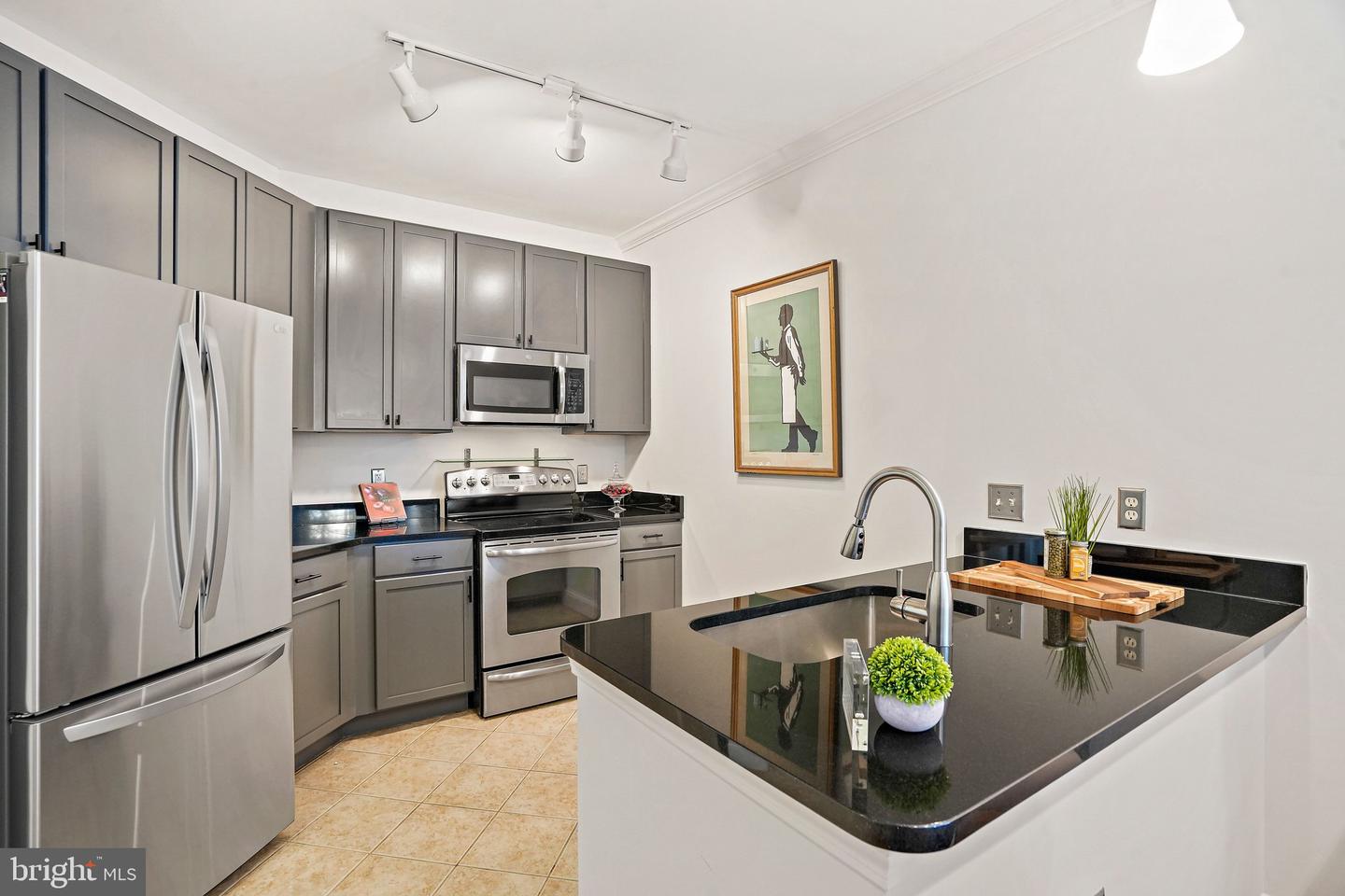 1391 Pennsylvania Ave Se #430 Property Photo 3