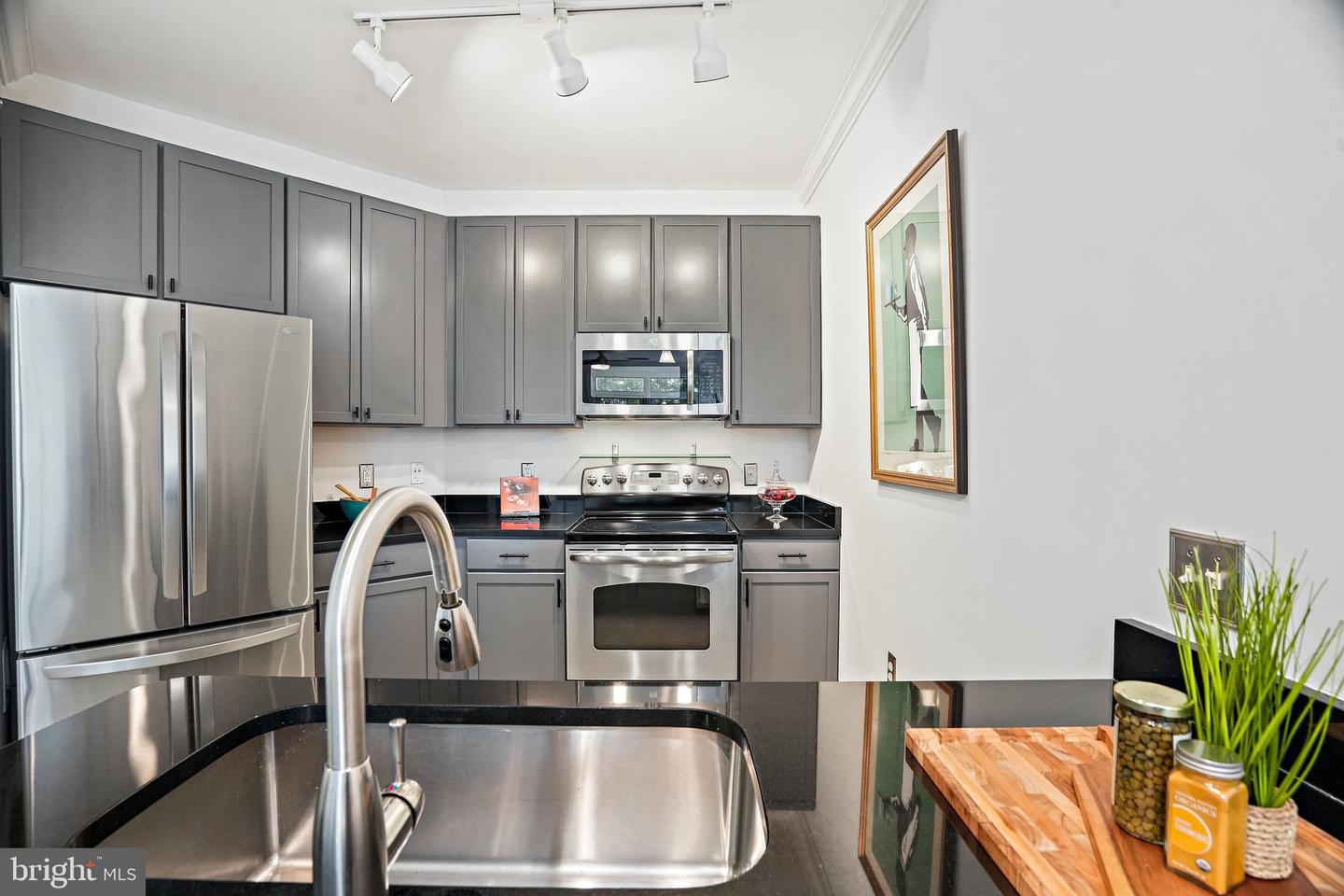 1391 Pennsylvania Ave Se #430 Property Photo 4
