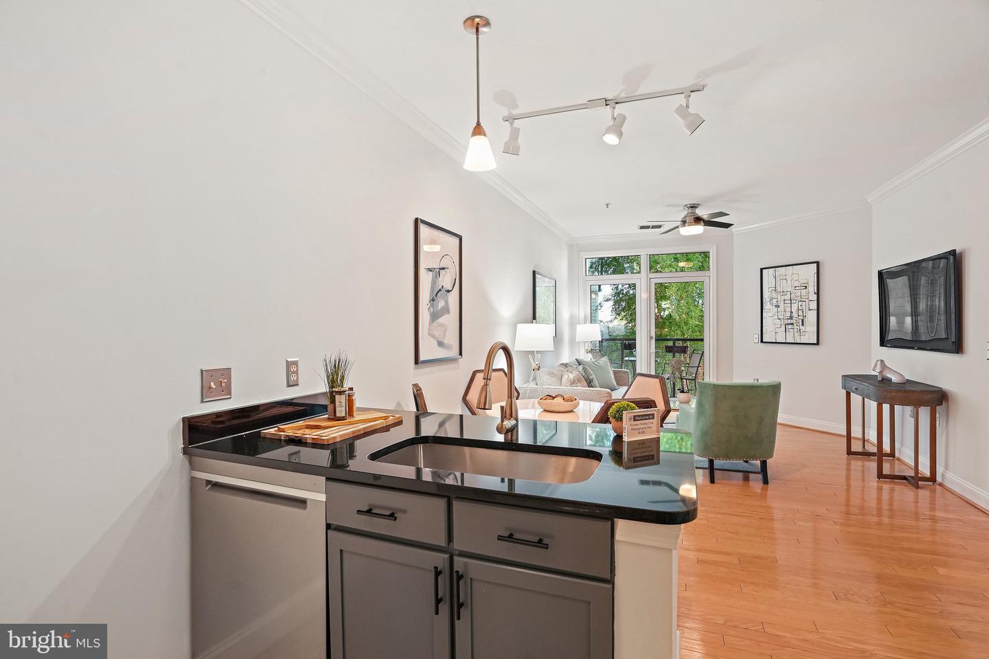 1391 Pennsylvania Ave Se #430 Property Photo 6