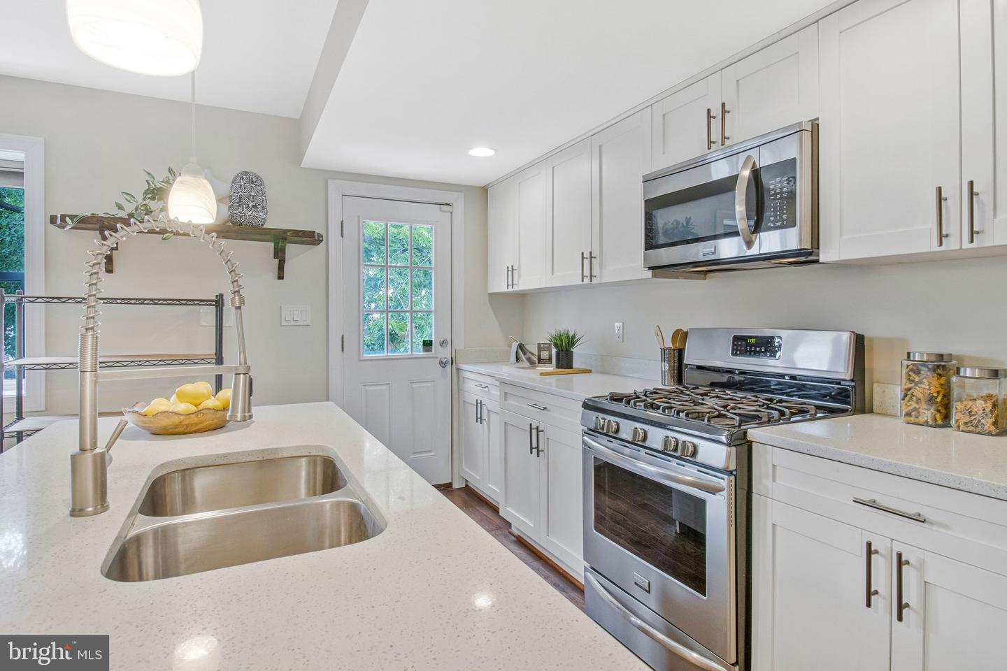 1344 Levis St Ne Property Photo 11