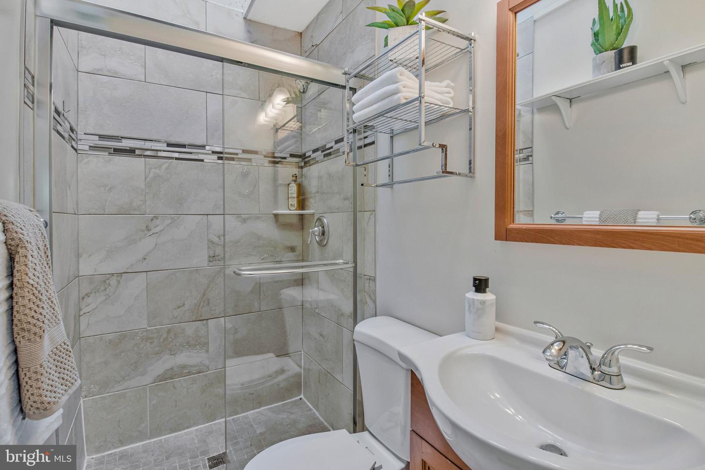 1344 Levis St Ne Property Photo 16